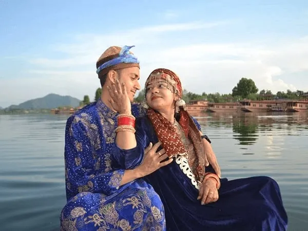 Romance in the Valleys ~ 6 days of Love In Kashmir.