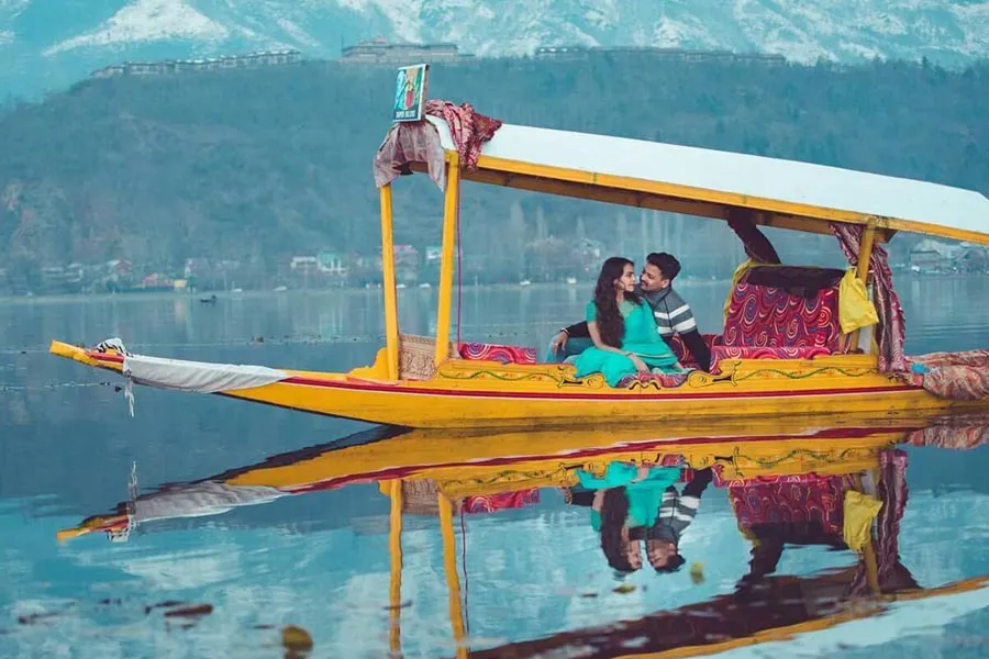Romance in the Valleys ~ 6 days of Love In Kashmir.